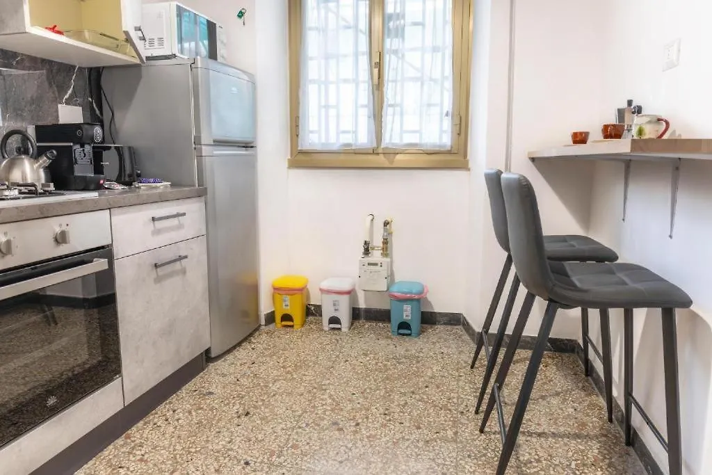 Sunny Retreat Apartment Rome