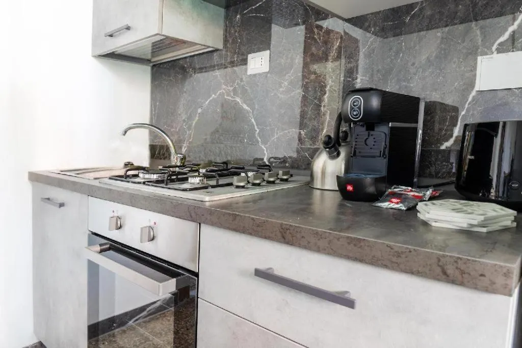 Sunny Retreat Apartment Rome